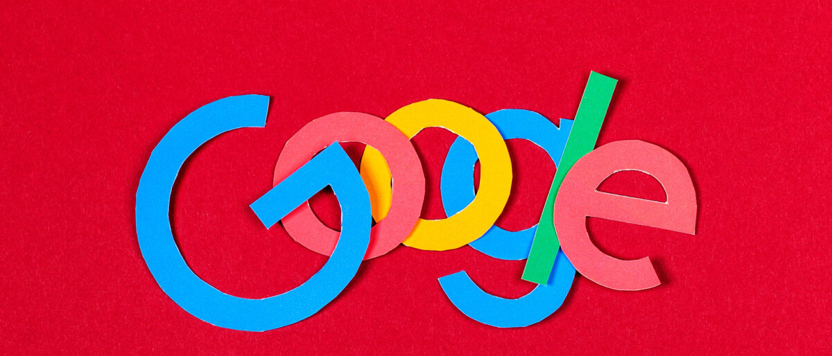 Google zastępuje nagłówki artykułów w wynikach wyszukiwania treściami generowanymi przez AI