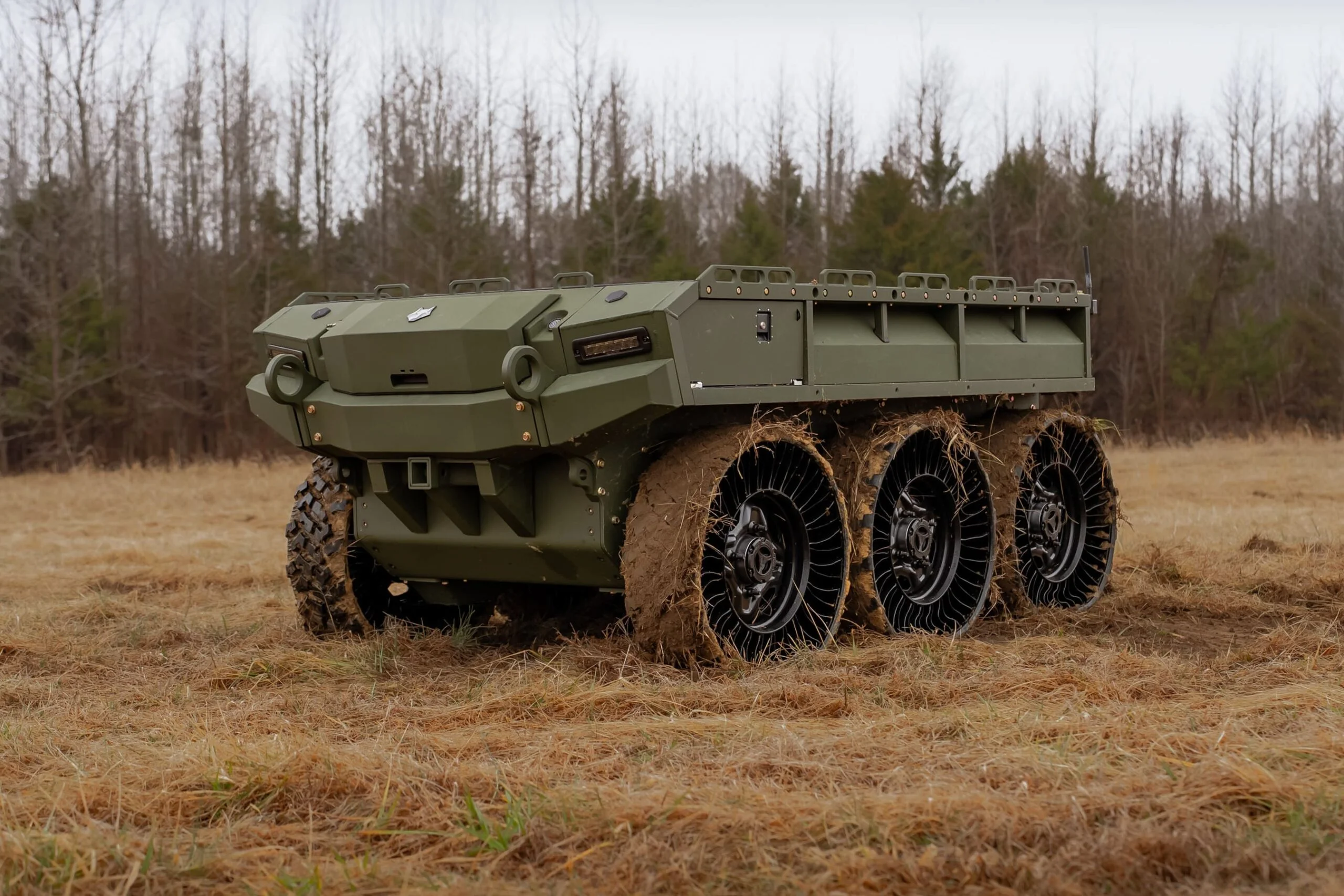 HDT Robotics wdraża bezzałogowe pojazdy Hunter WOLF do szkoleń wojskowych