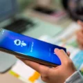 Czy AI szkodzi krytycznemu myśleniu? To zależy od momentu użycia